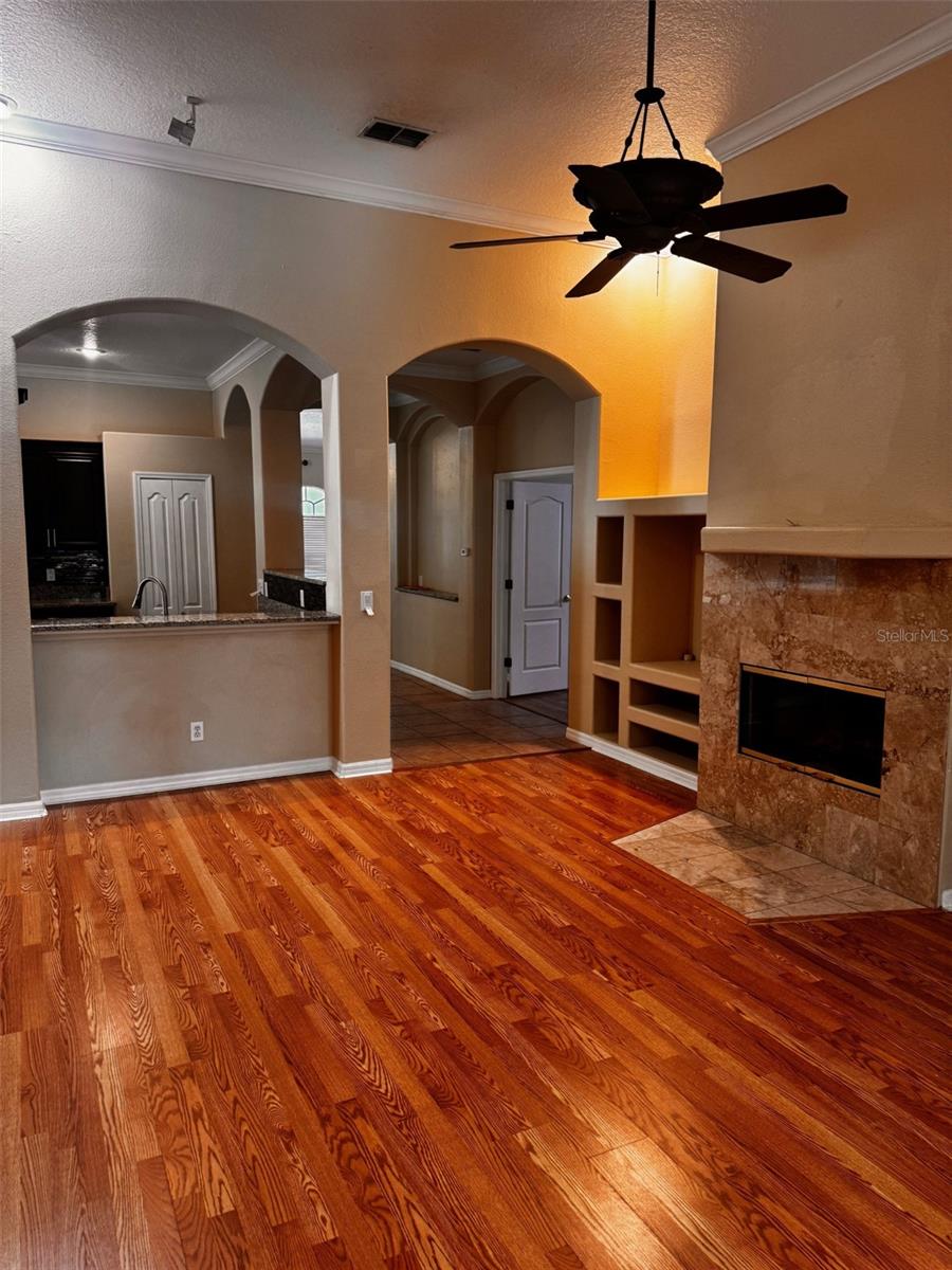 Image 25 of 49 For 14996 Hidden Oaks Circle