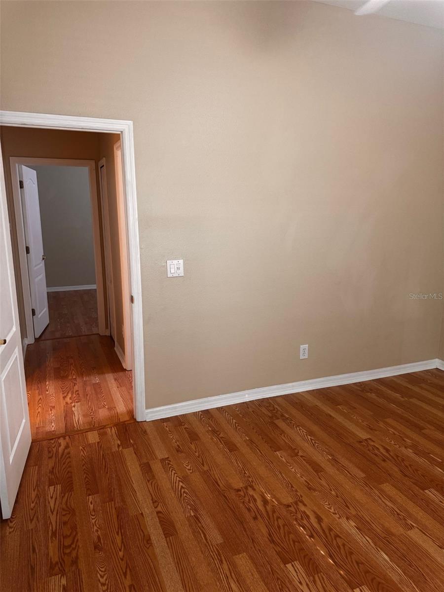 Image 32 of 49 For 14996 Hidden Oaks Circle