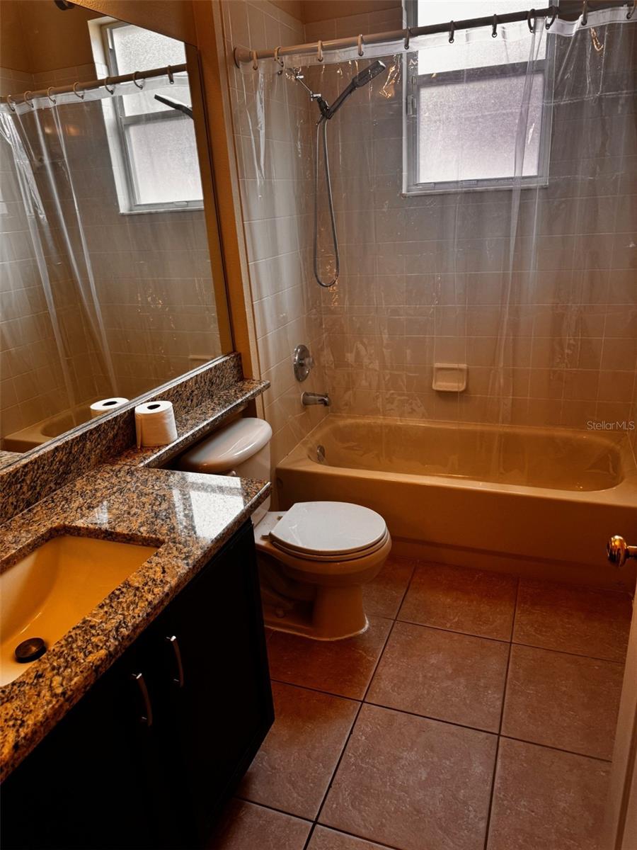 Image 33 of 49 For 14996 Hidden Oaks Circle