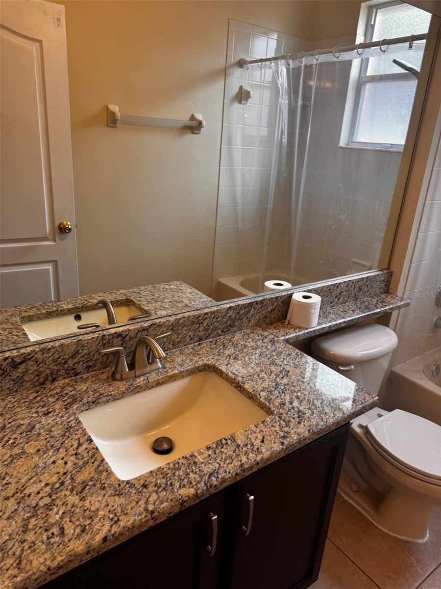 Image 35 of 49 For 14996 Hidden Oaks Circle