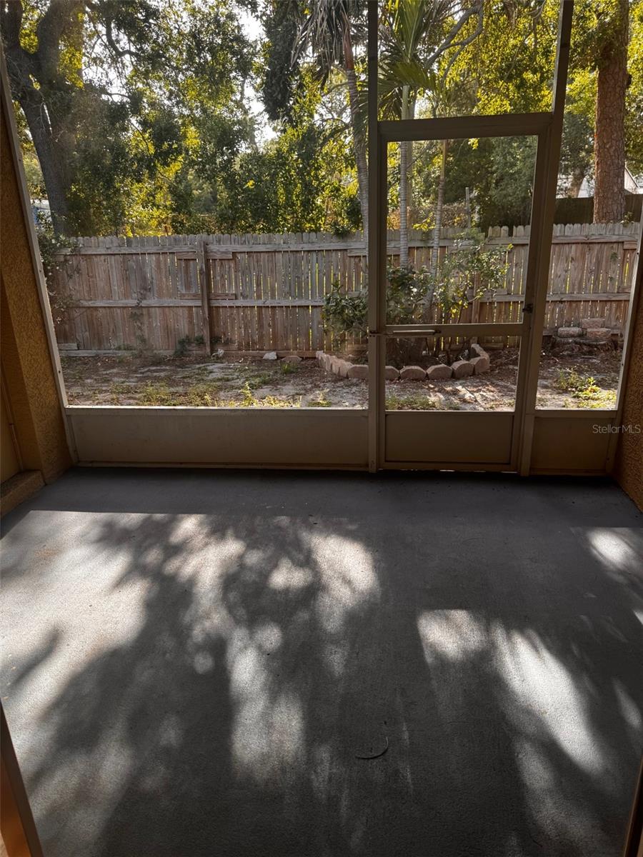 Image 36 of 49 For 14996 Hidden Oaks Circle