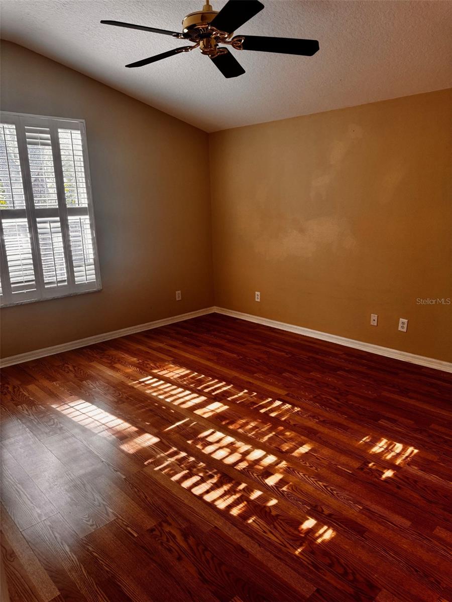 Image 37 of 49 For 14996 Hidden Oaks Circle