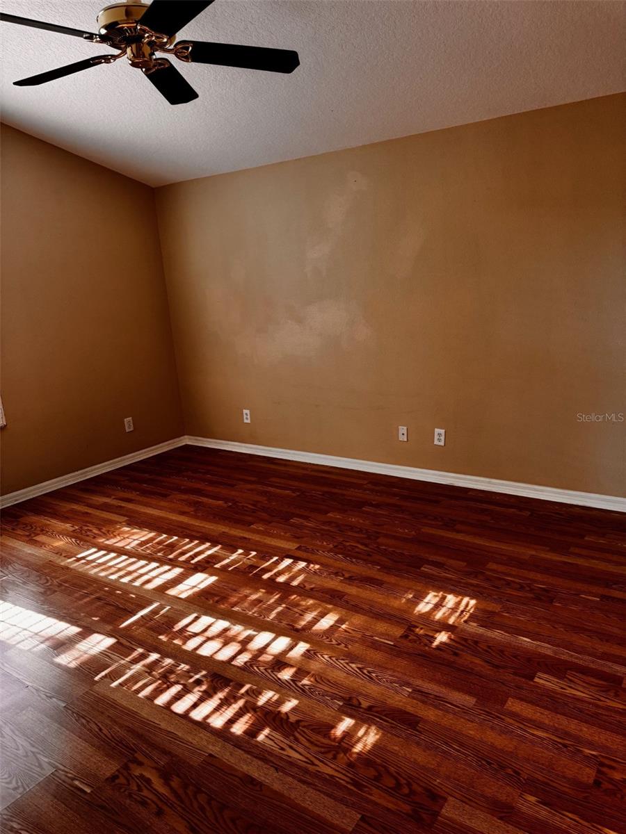 Image 38 of 49 For 14996 Hidden Oaks Circle