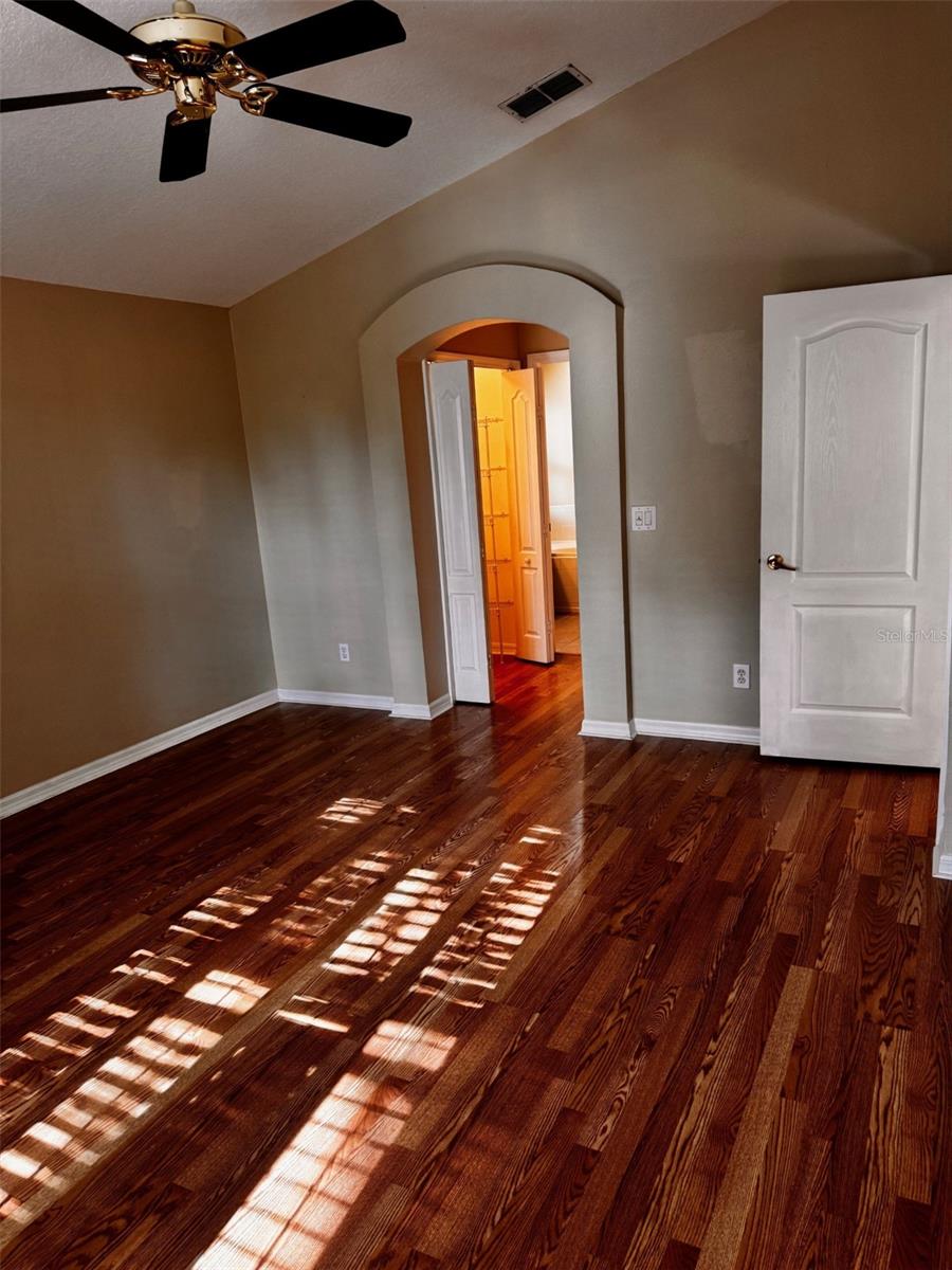 Image 39 of 49 For 14996 Hidden Oaks Circle