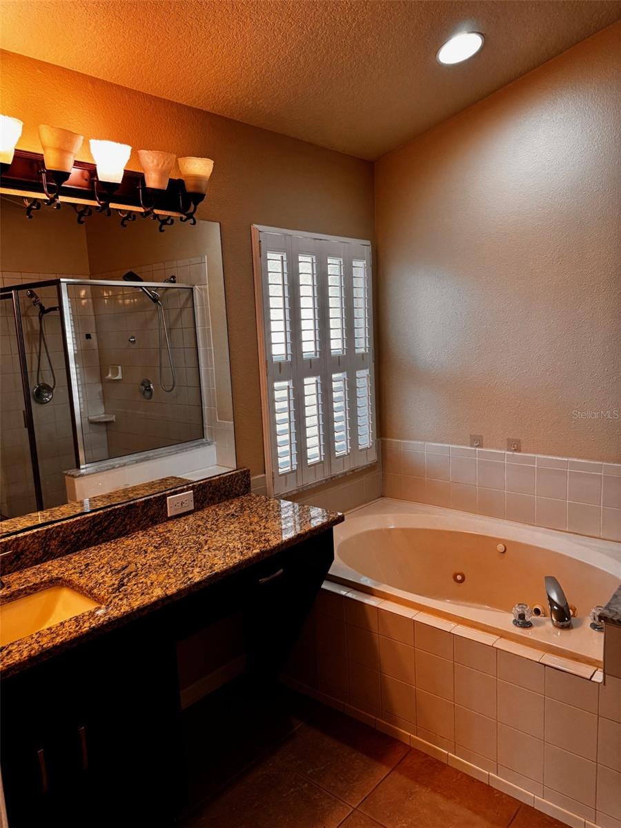 Image 44 of 49 For 14996 Hidden Oaks Circle