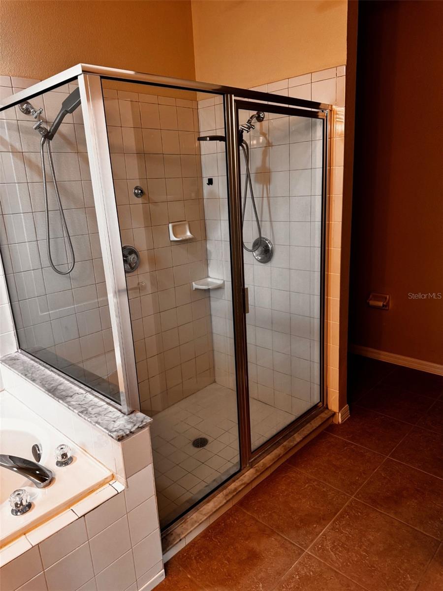 Image 45 of 49 For 14996 Hidden Oaks Circle