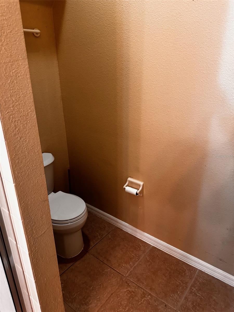 Image 46 of 49 For 14996 Hidden Oaks Circle