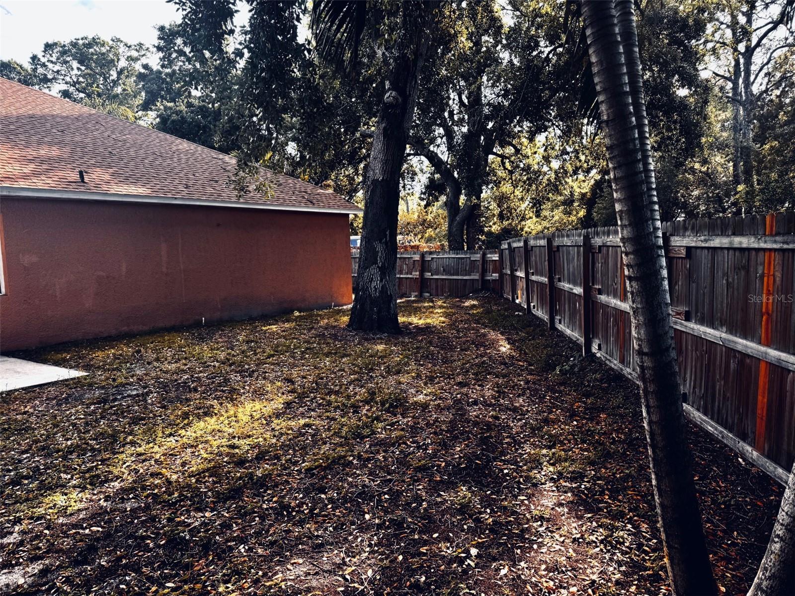 Image 5 of 49 For 14996 Hidden Oaks Circle