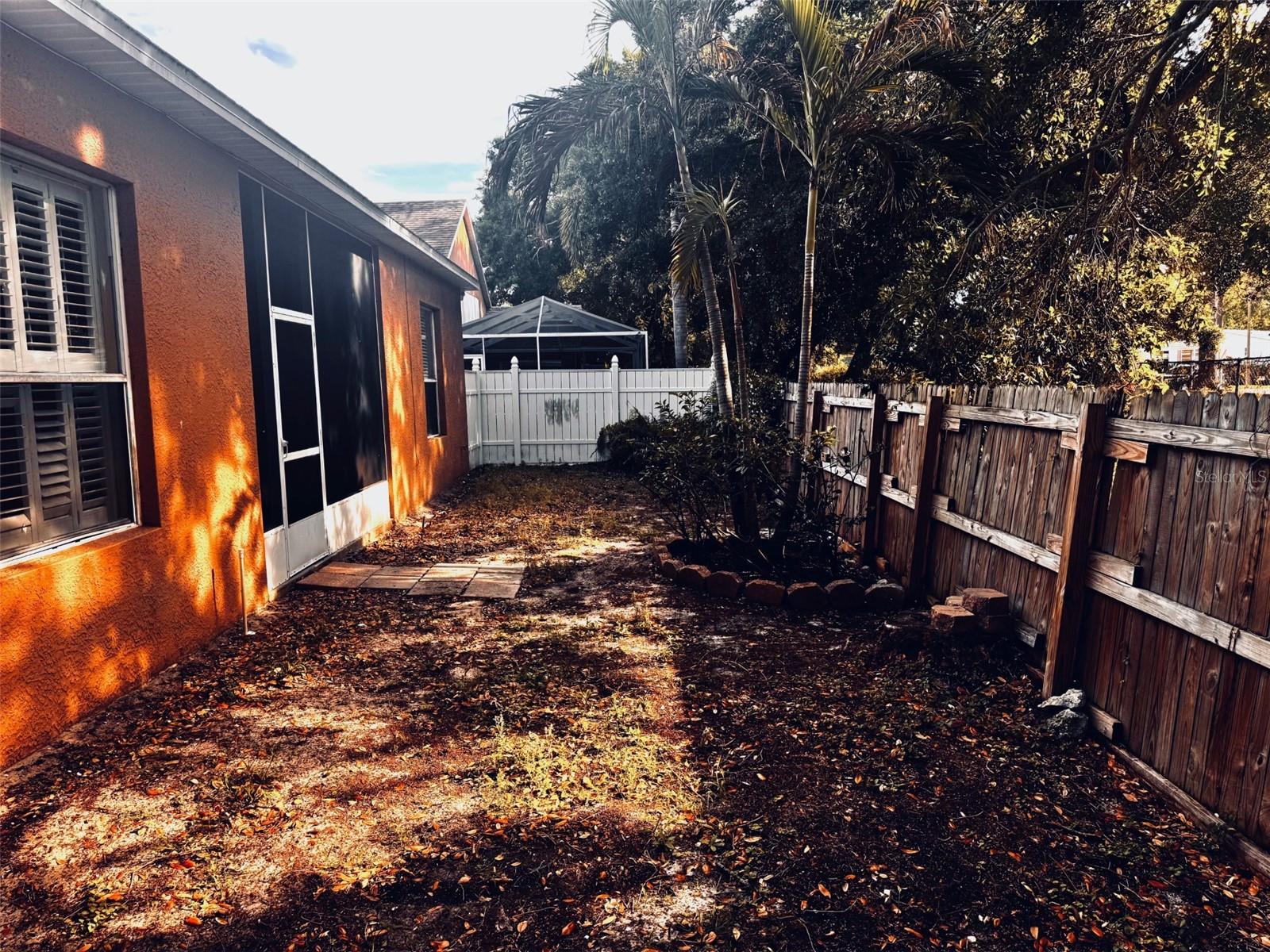 Image 8 of 49 For 14996 Hidden Oaks Circle