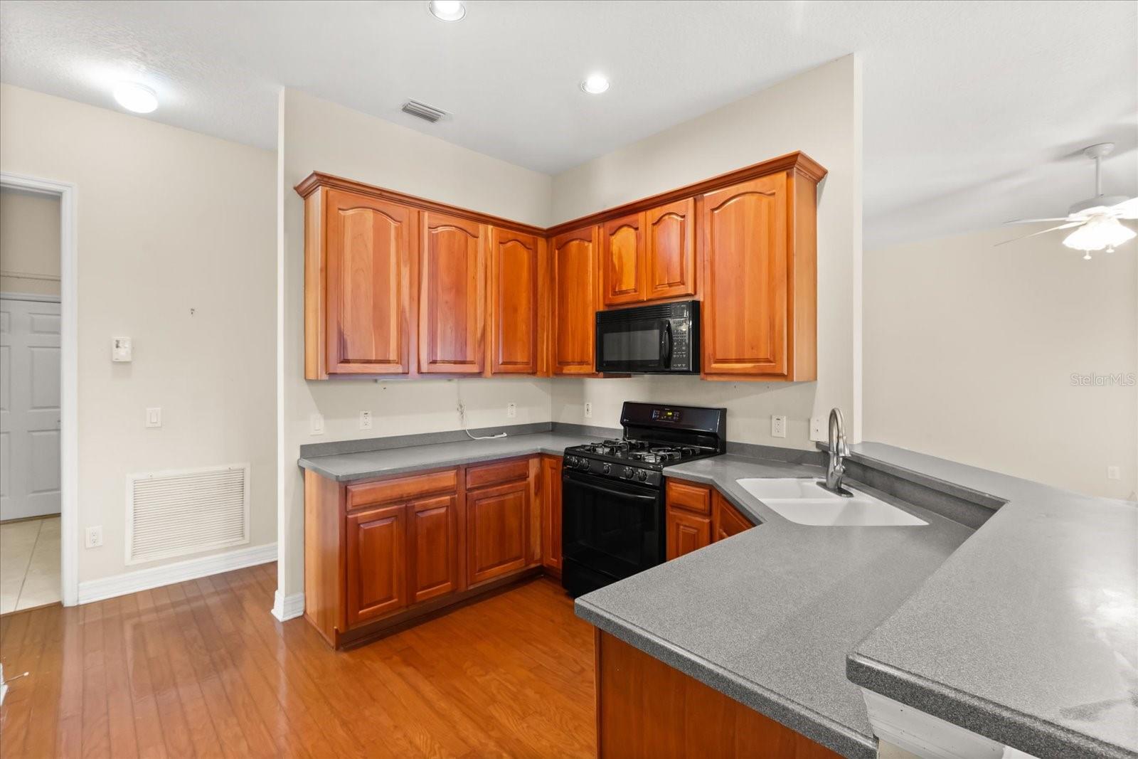 Image 7 of 25 For 19027 Dove Creek Drive