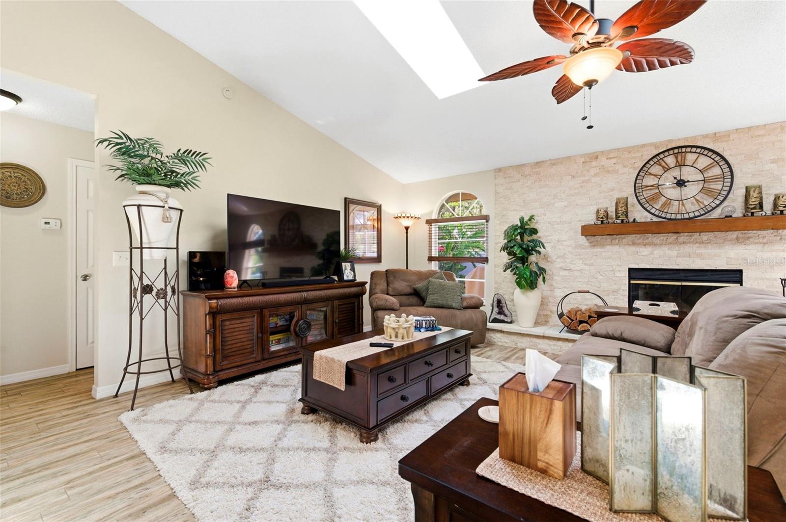 Image 21 of 52 For 5226 Saltamonte Drive