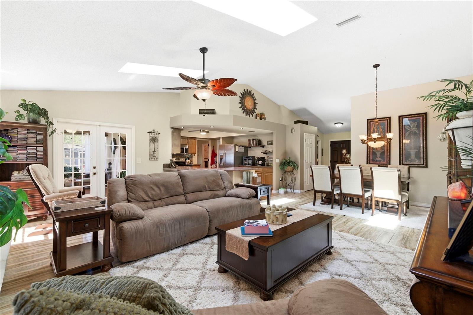 Image 3 of 52 For 5226 Saltamonte Drive