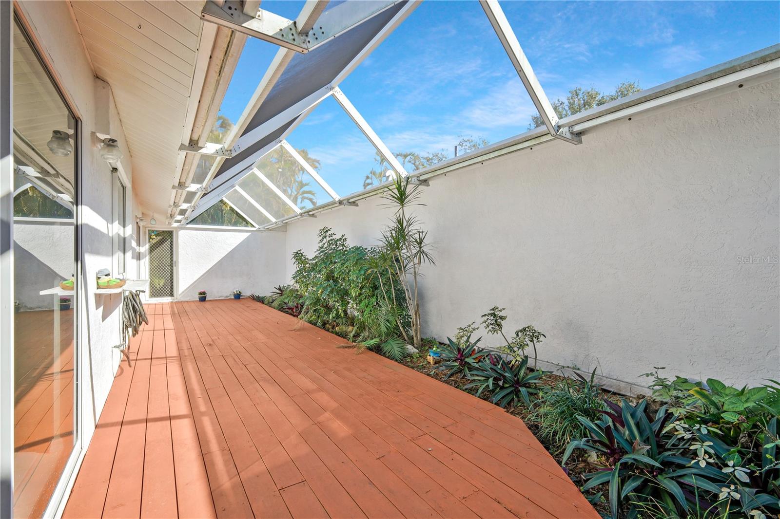 Image 17 of 24 For 13745 Downing Lane S-2