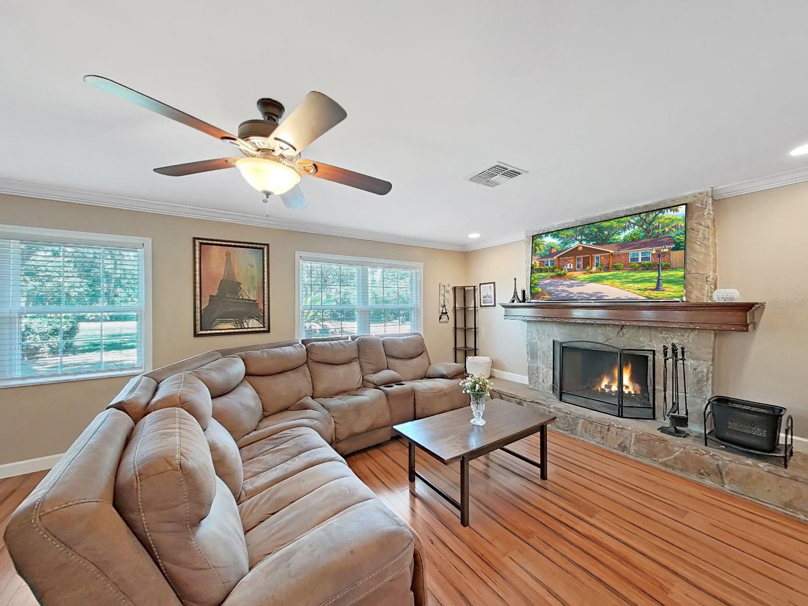 Listing photo id 12 for 18835 Tracer Drive