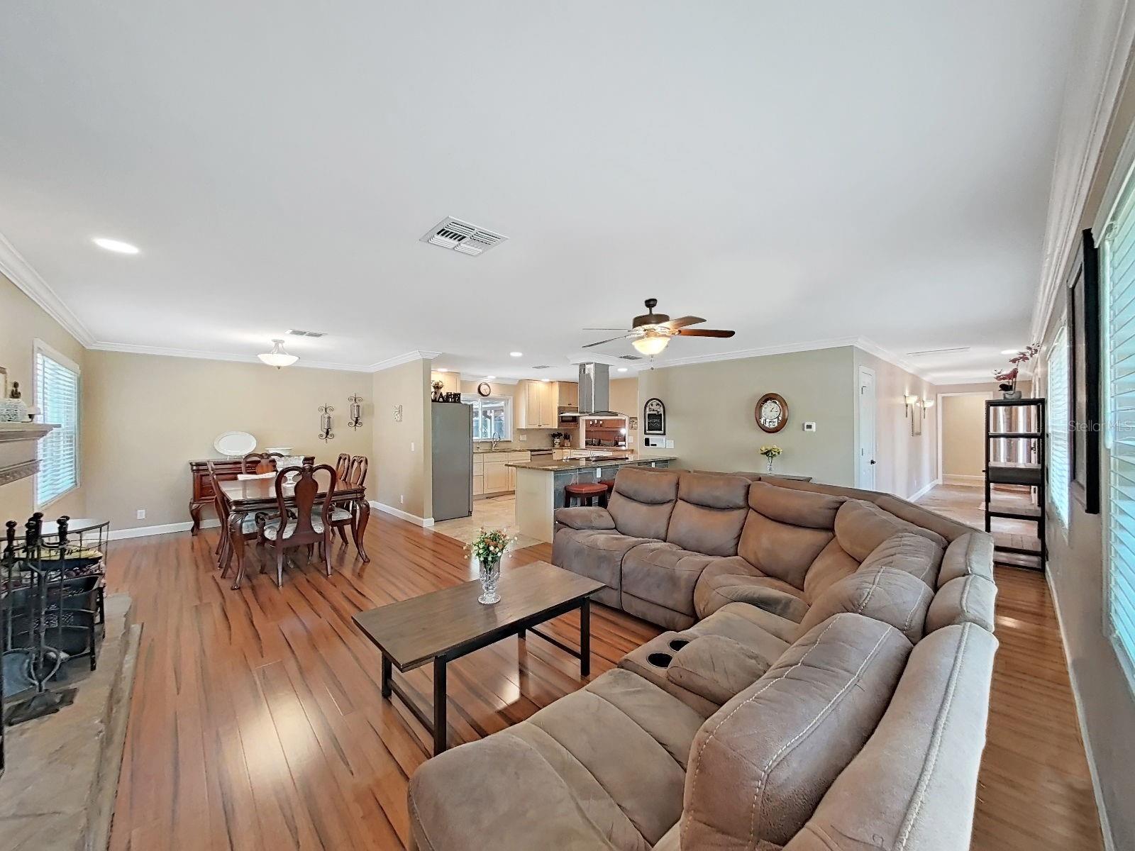 Listing photo id 13 for 18835 Tracer Drive
