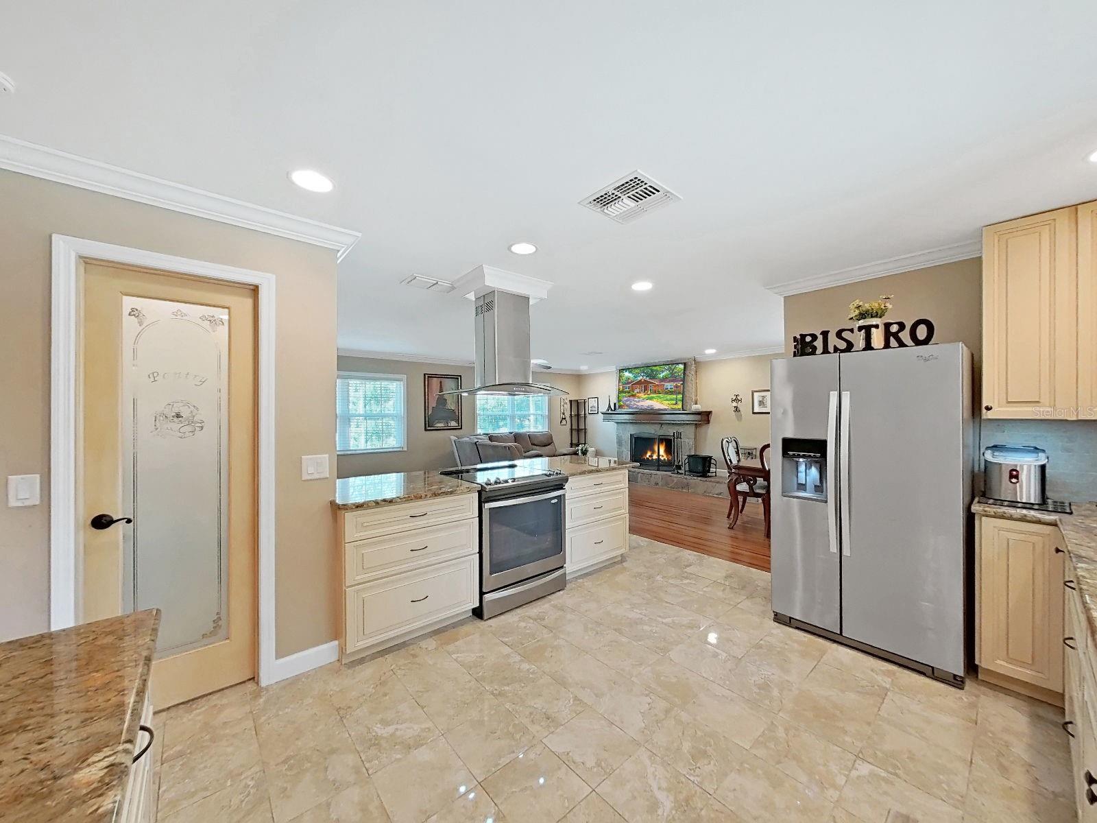 Listing photo id 17 for 18835 Tracer Drive