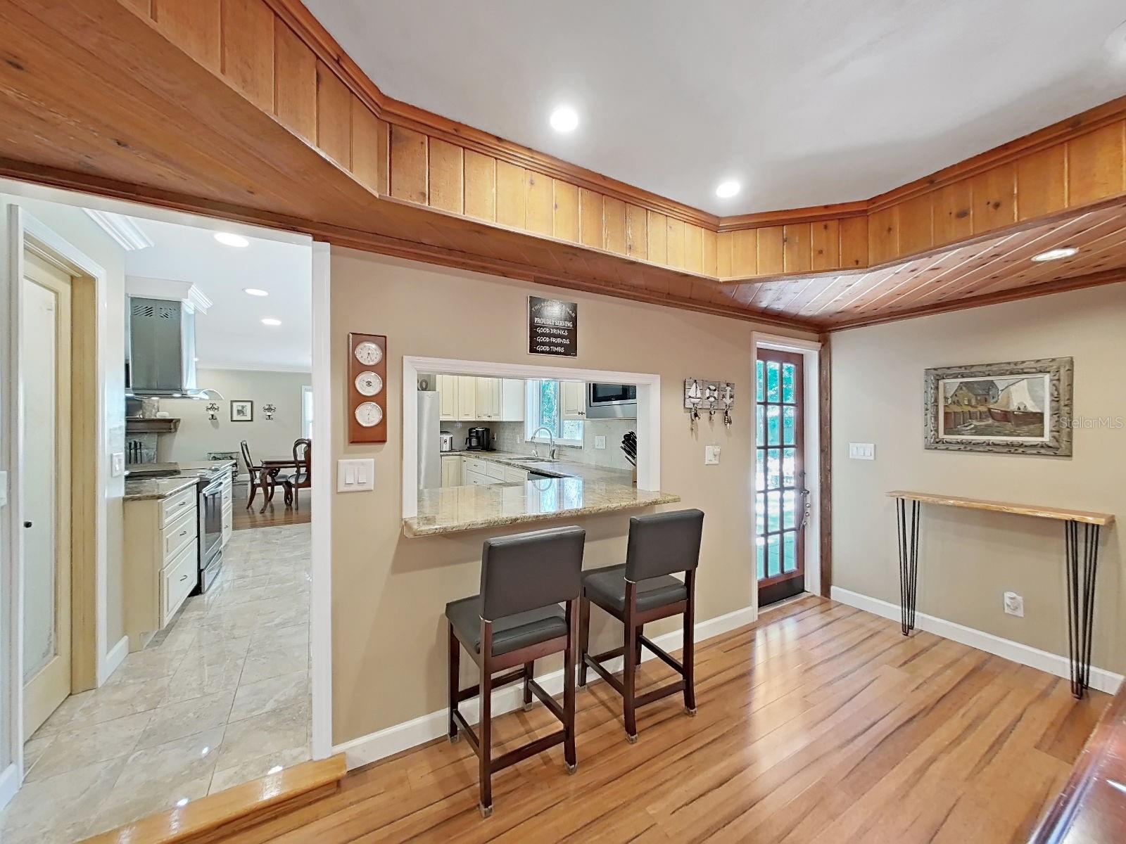 Listing photo id 19 for 18835 Tracer Drive