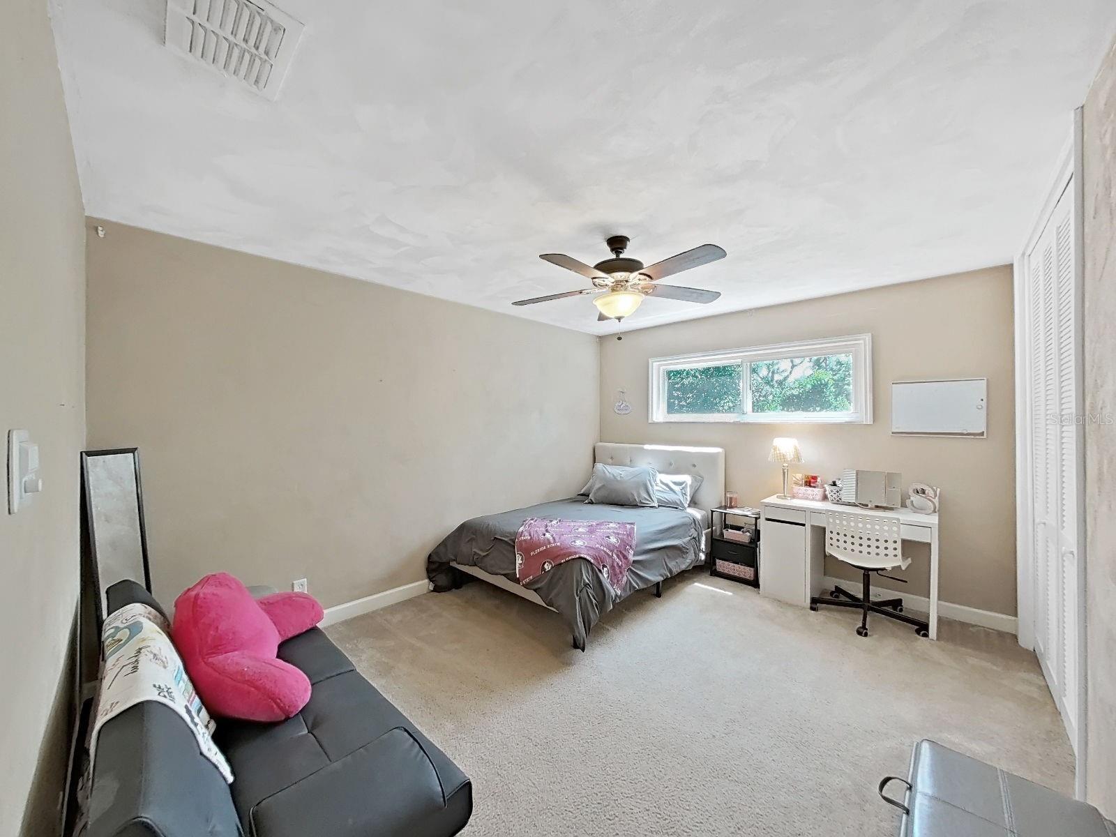 Listing photo id 41 for 18835 Tracer Drive