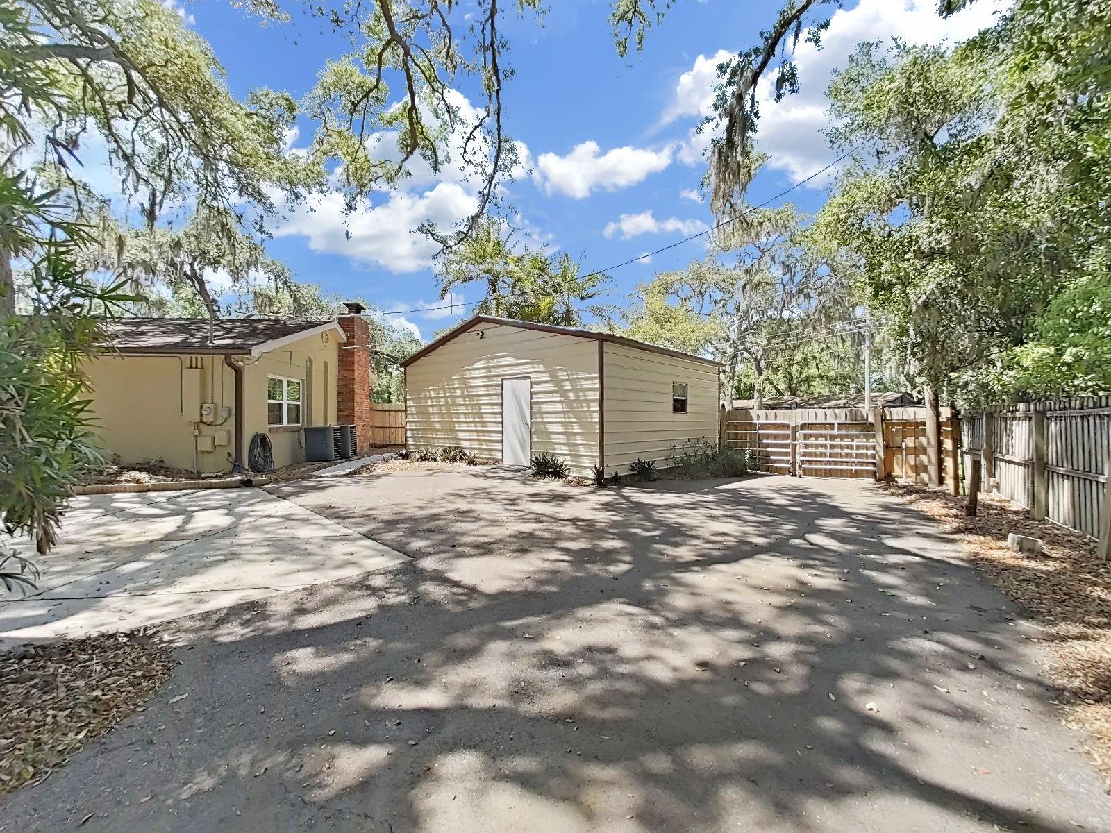 Listing photo id 58 for 18835 Tracer Drive