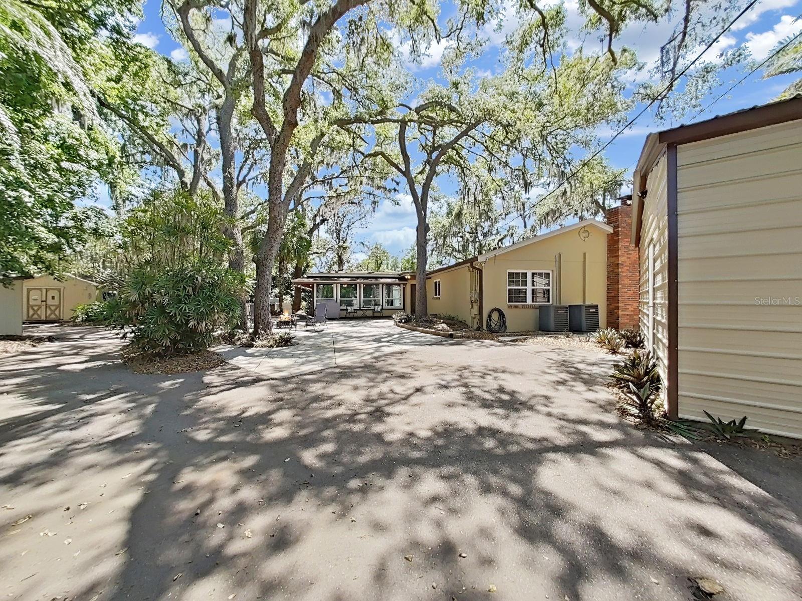 Listing photo id 59 for 18835 Tracer Drive