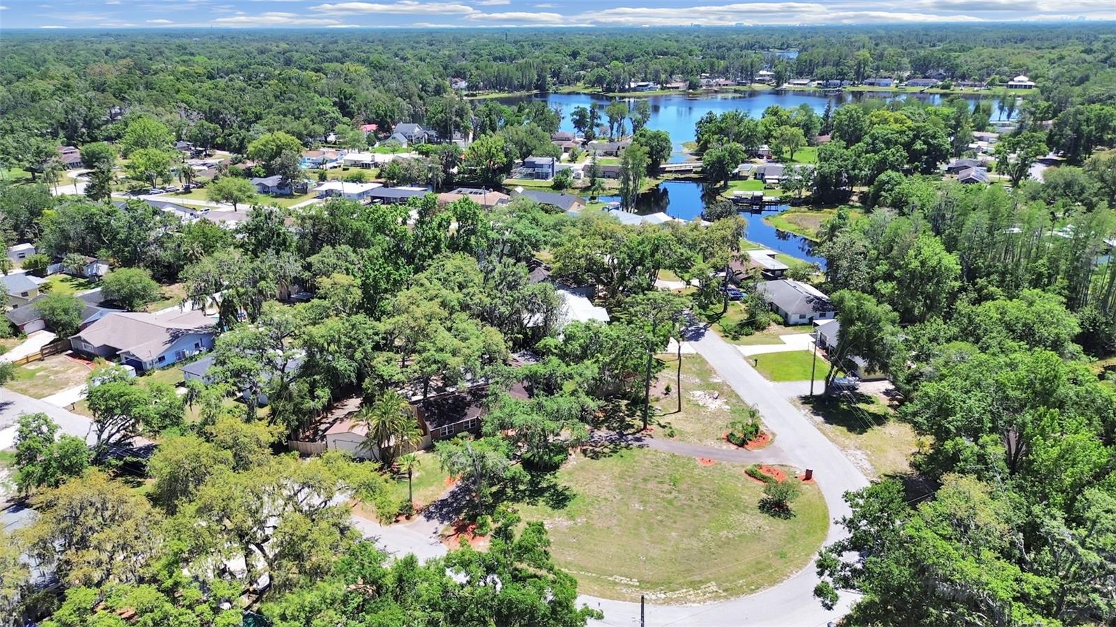 Listing photo id 65 for 18835 Tracer Drive