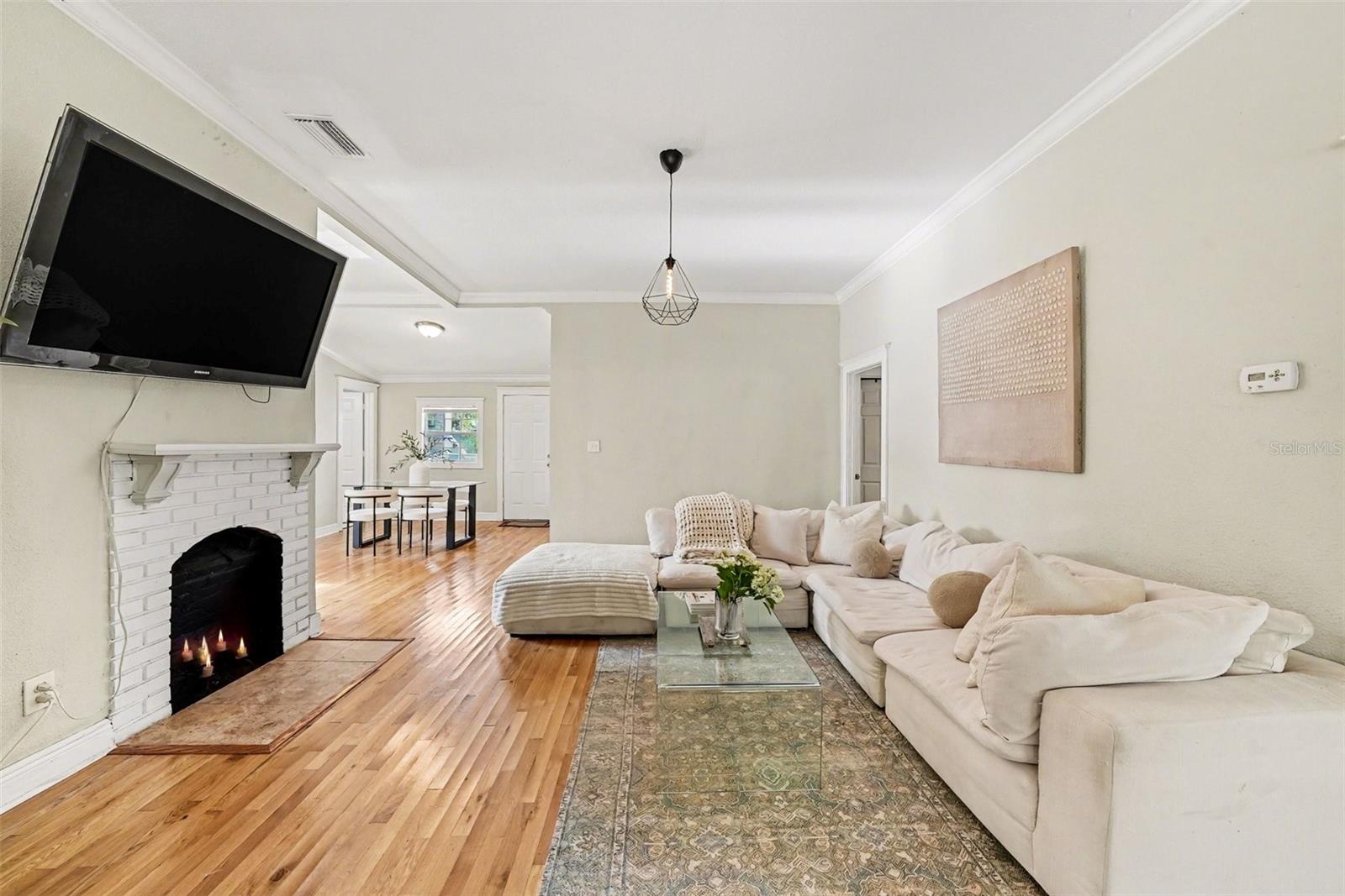 Image 11 of 26 For 805 Chelsea Street