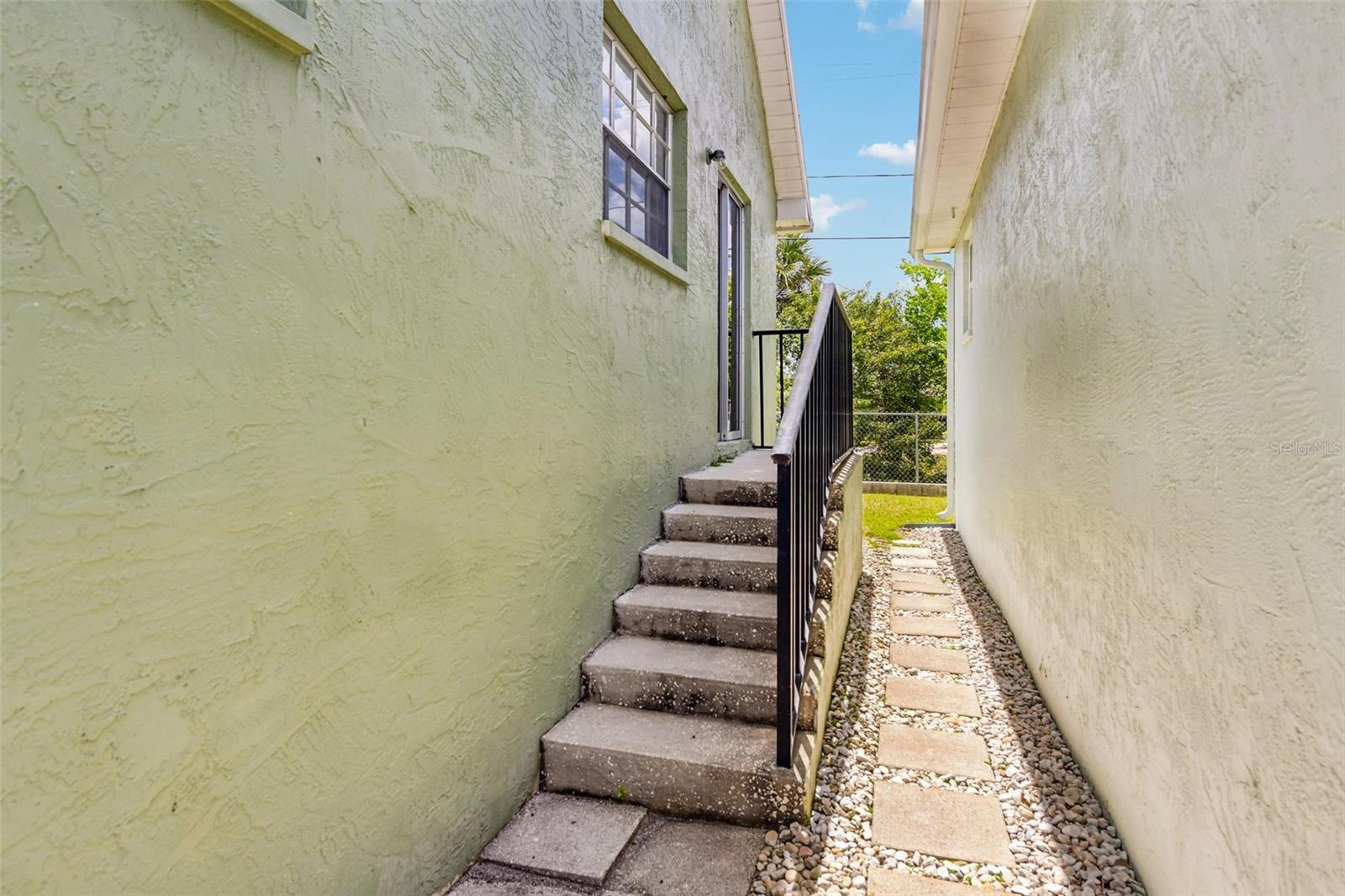 Image 20 of 49 For 6704 Hickorywood Lane