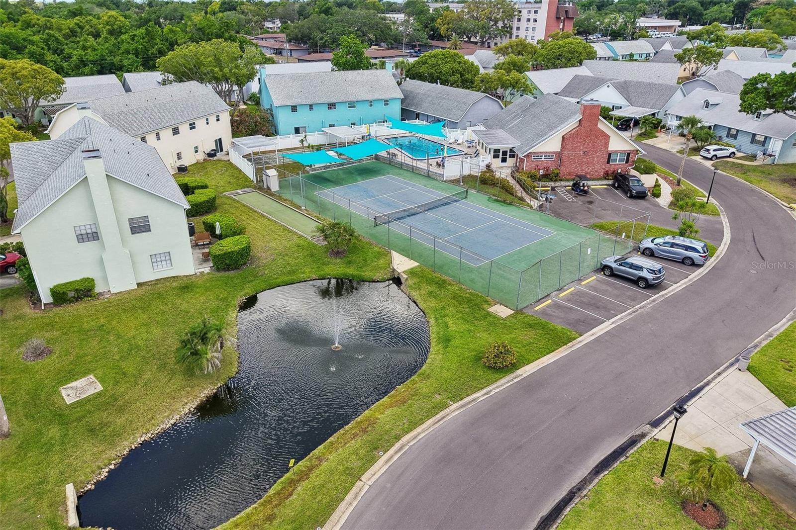 Image 34 of 49 For 6704 Hickorywood Lane