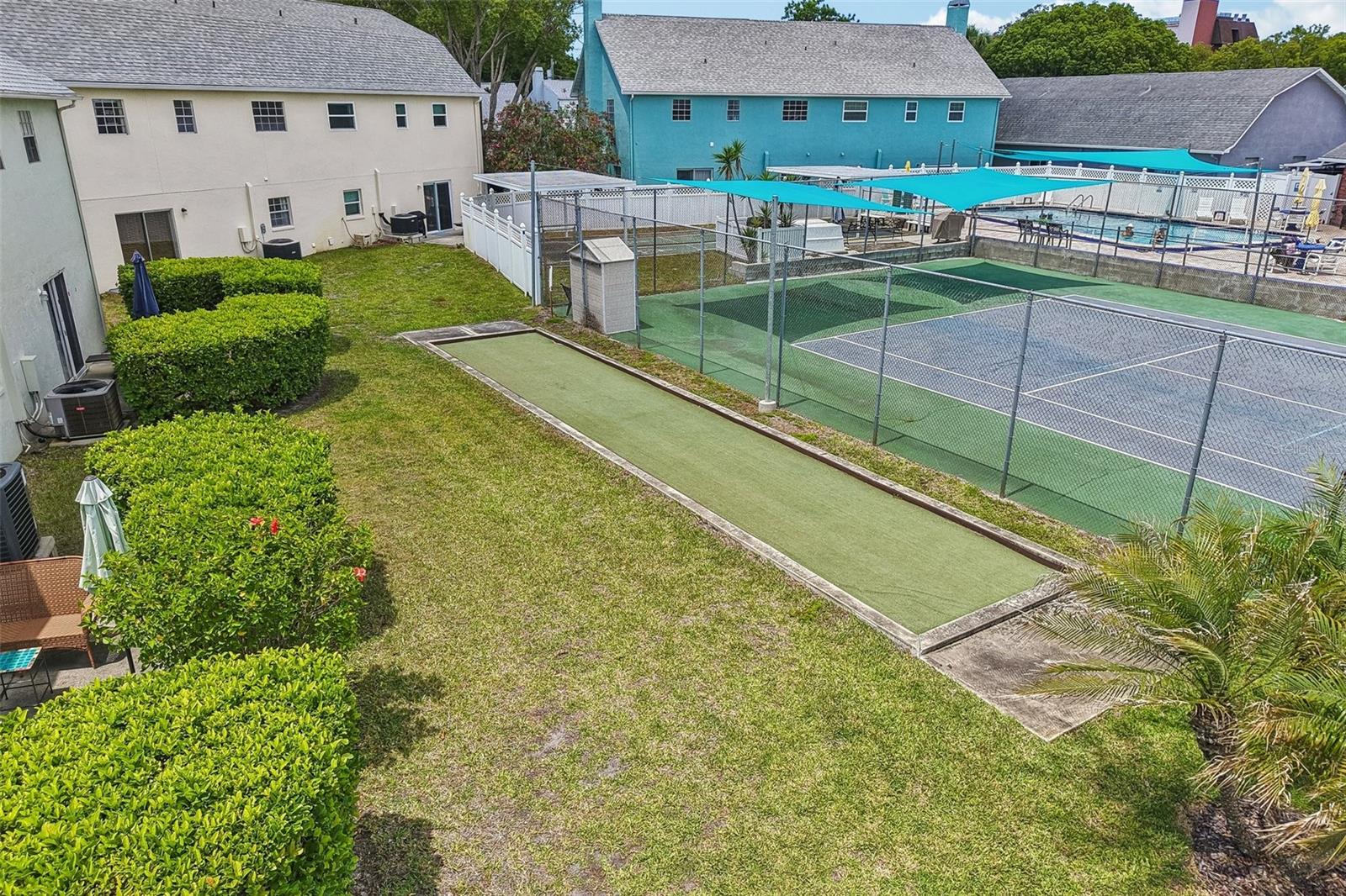 Image 41 of 49 For 6704 Hickorywood Lane