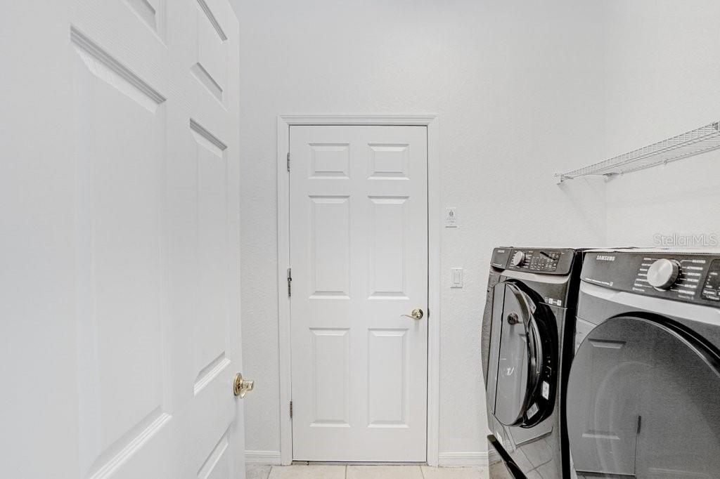 Image 16 of 65 For 18124 Courtney Breeze Drive