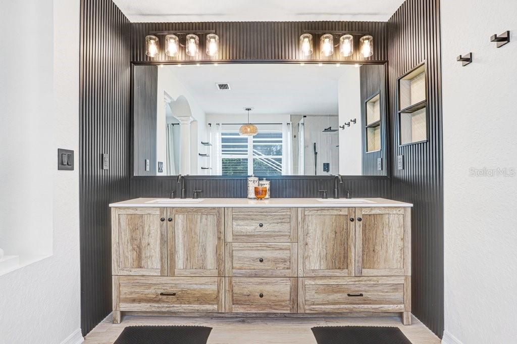 Image 33 of 65 For 18124 Courtney Breeze Drive