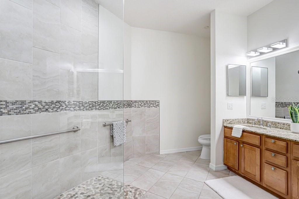 Image 13 of 39 For 8531 Acorn Ridge Court