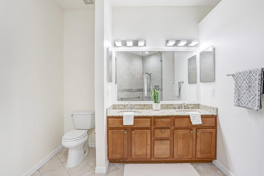 Image 14 of 39 For 8531 Acorn Ridge Court