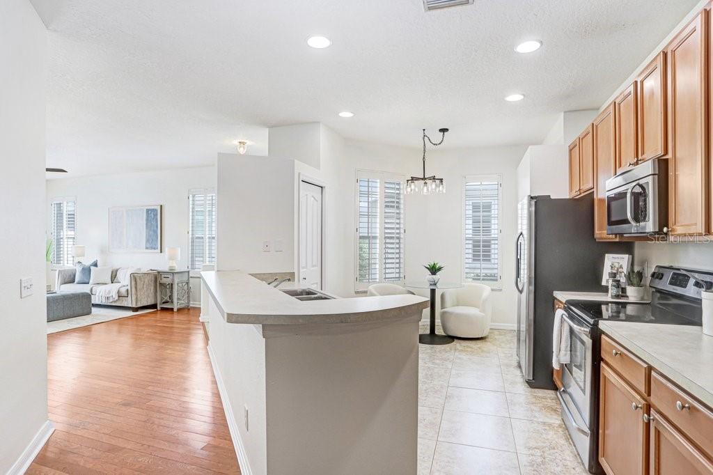 Image 18 of 39 For 8531 Acorn Ridge Court