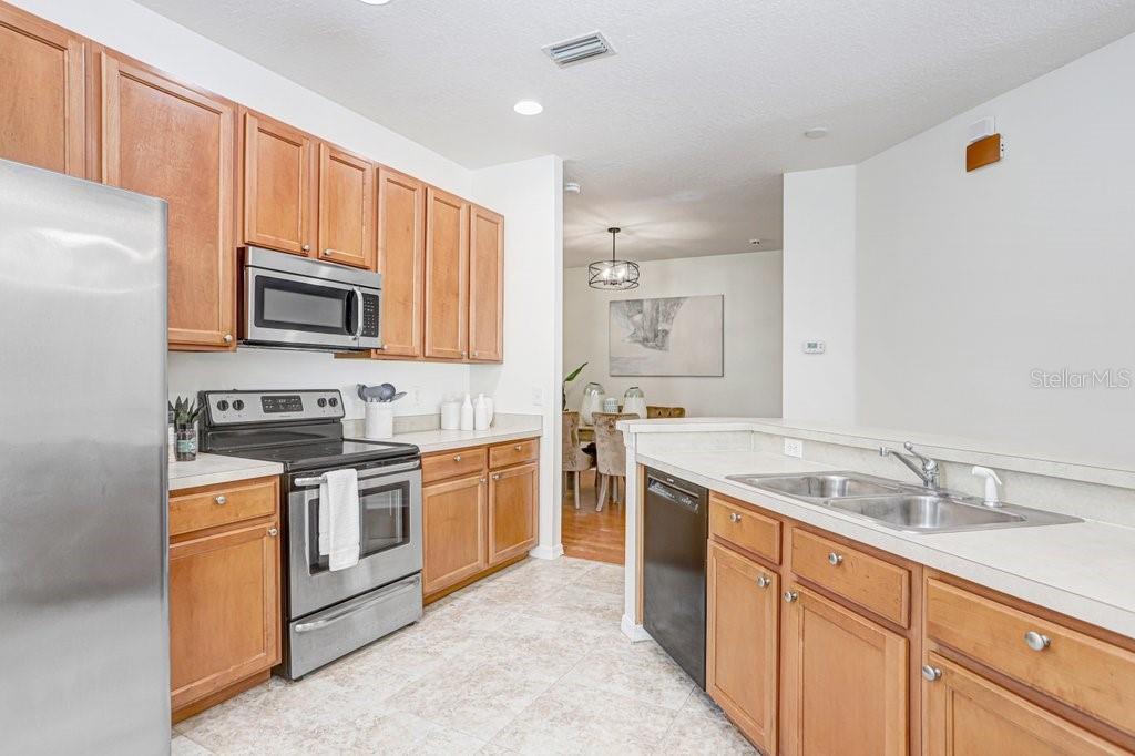 Image 20 of 39 For 8531 Acorn Ridge Court