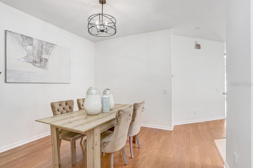 Image 23 of 39 For 8531 Acorn Ridge Court