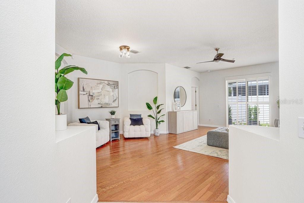 Image 4 of 39 For 8531 Acorn Ridge Court