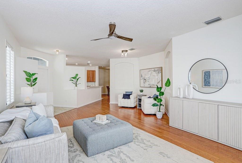 Image 9 of 39 For 8531 Acorn Ridge Court