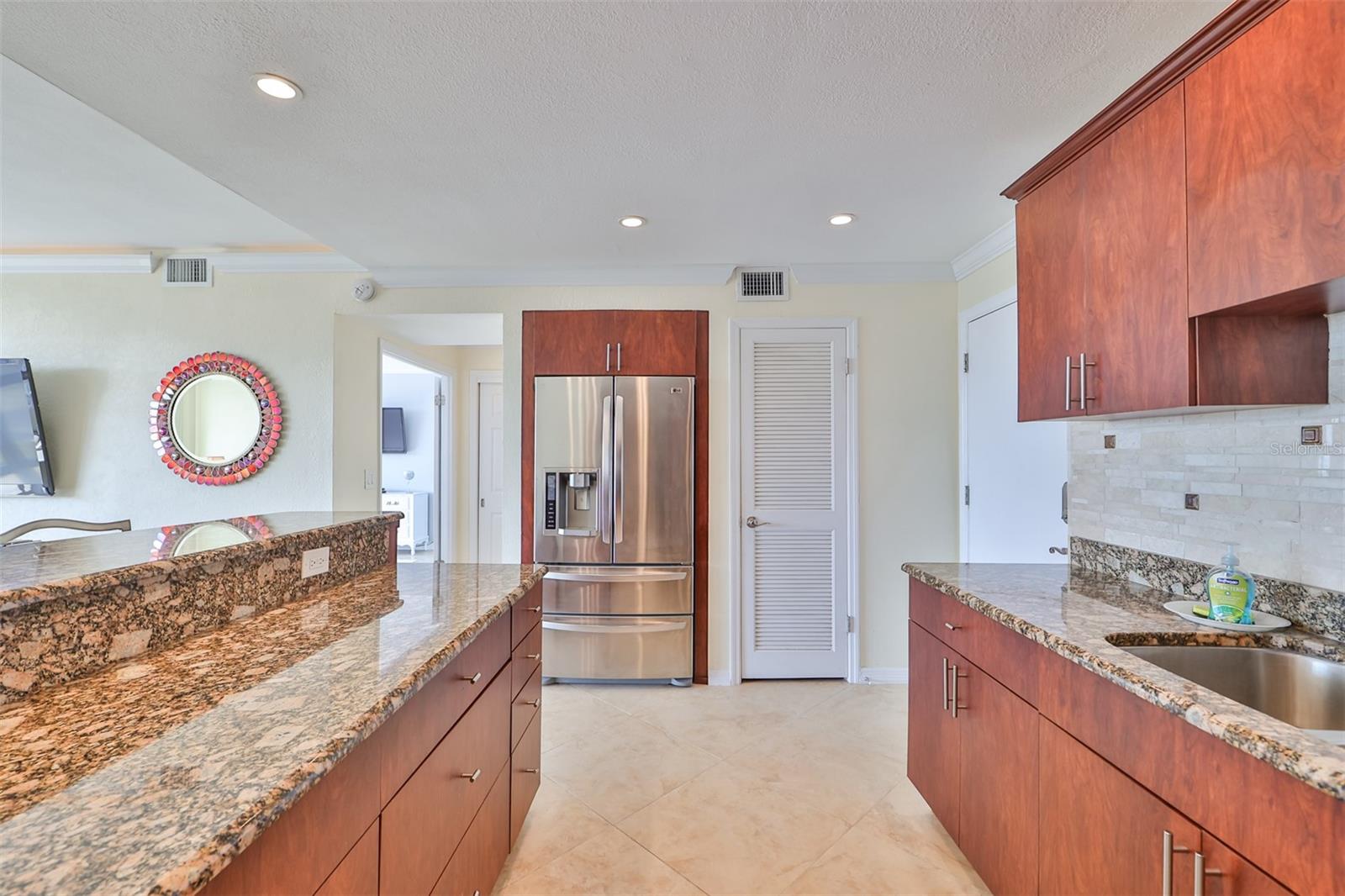 Image 15 of 31 For 5396 Gulf Boulevard 701