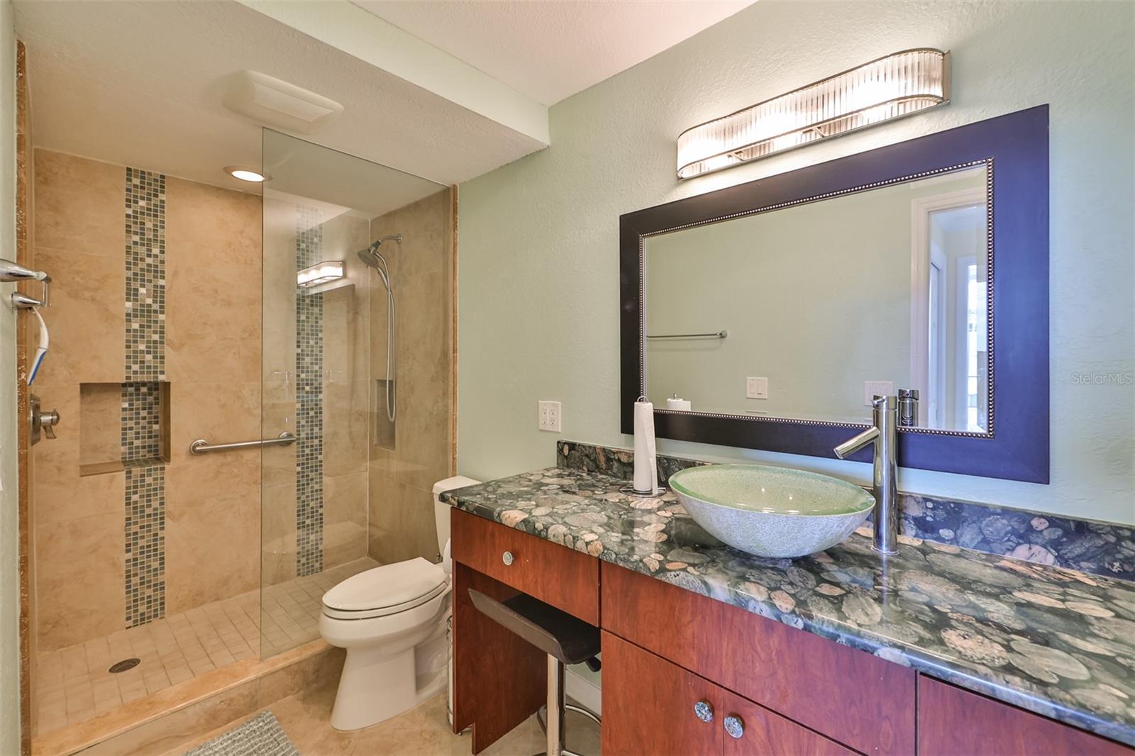 Image 16 of 31 For 5396 Gulf Boulevard 701