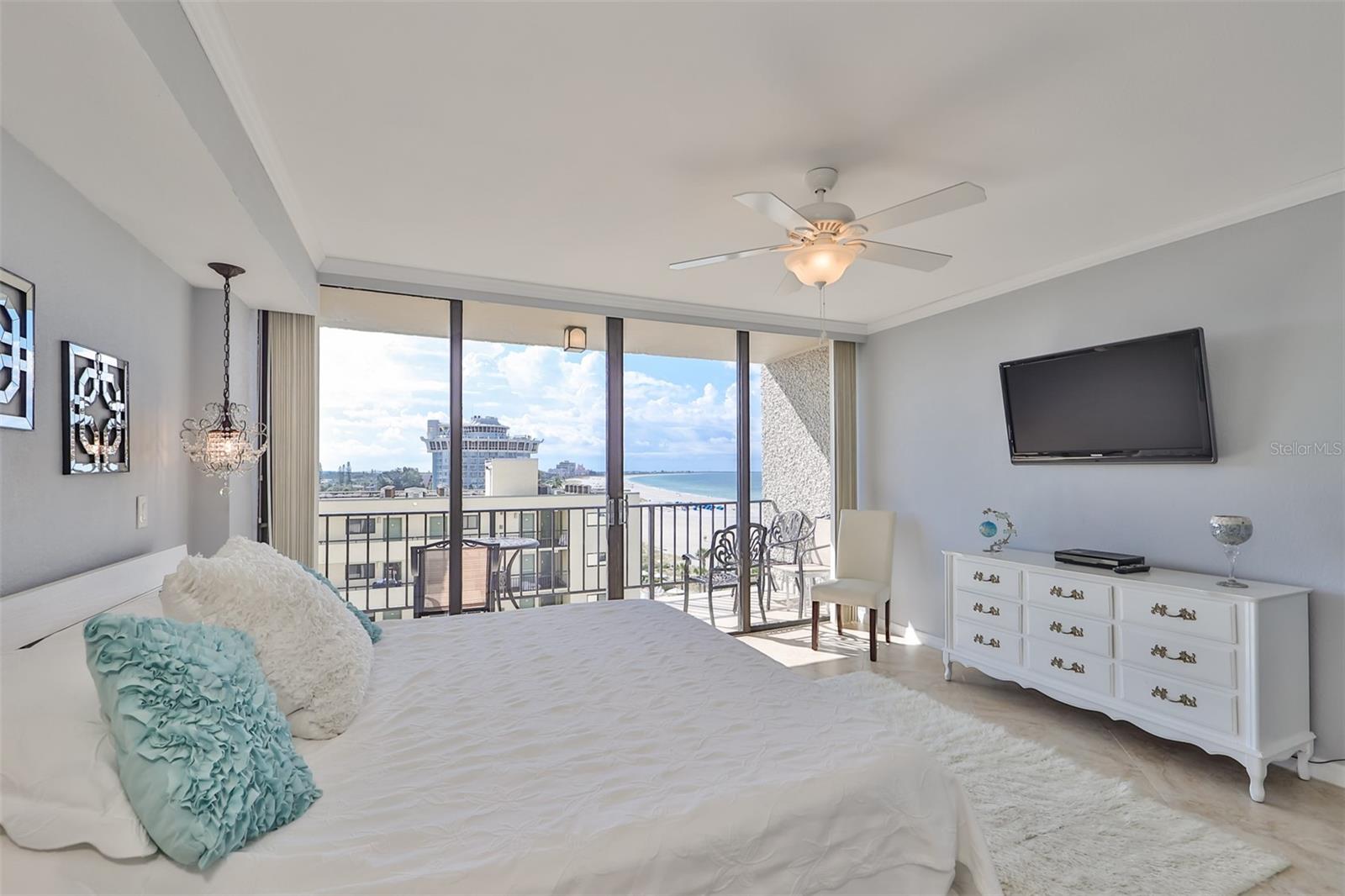 Image 17 of 31 For 5396 Gulf Boulevard 701