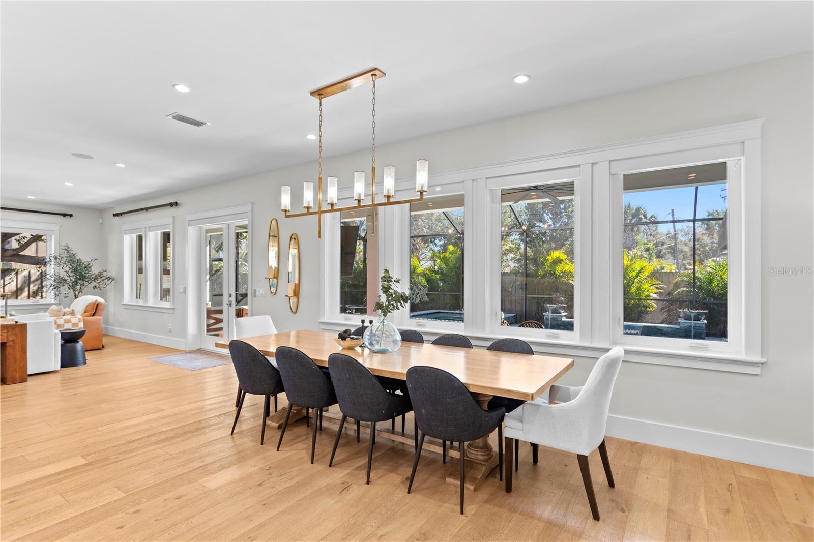 Image 18 of 49 For 2402 Parkland Boulevard