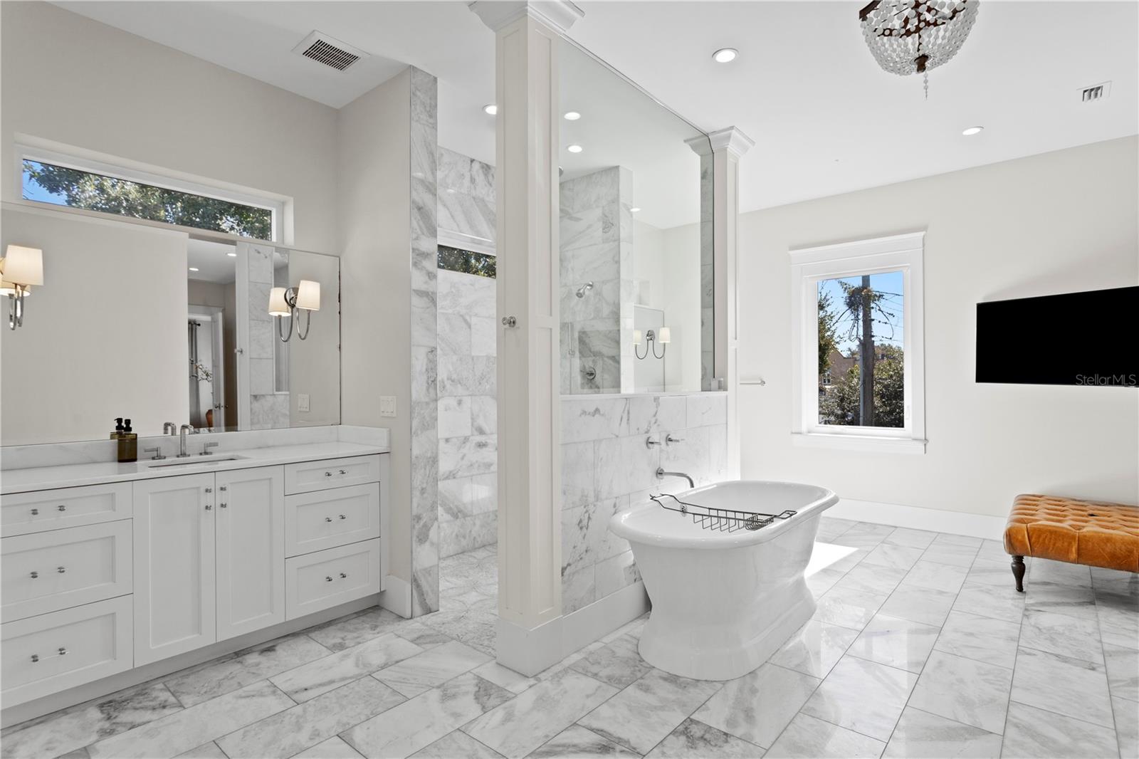 Image 24 of 49 For 2402 Parkland Boulevard