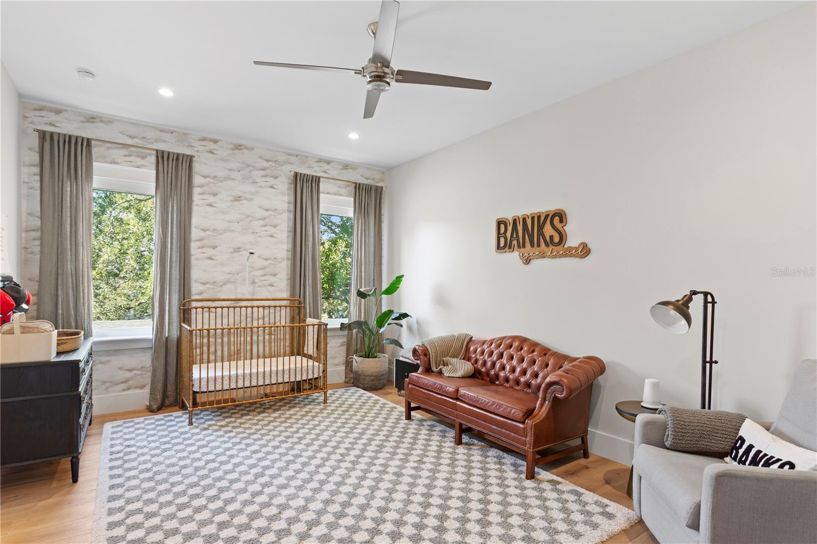 Image 25 of 49 For 2402 Parkland Boulevard