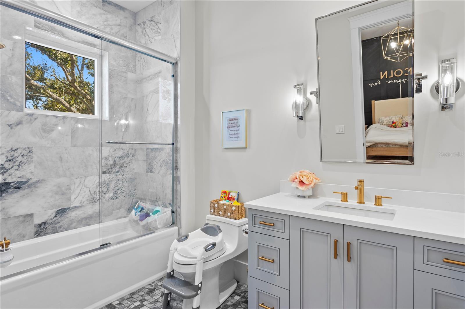 Image 31 of 49 For 2402 Parkland Boulevard