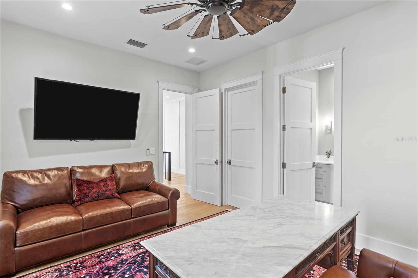 Image 34 of 49 For 2402 Parkland Boulevard