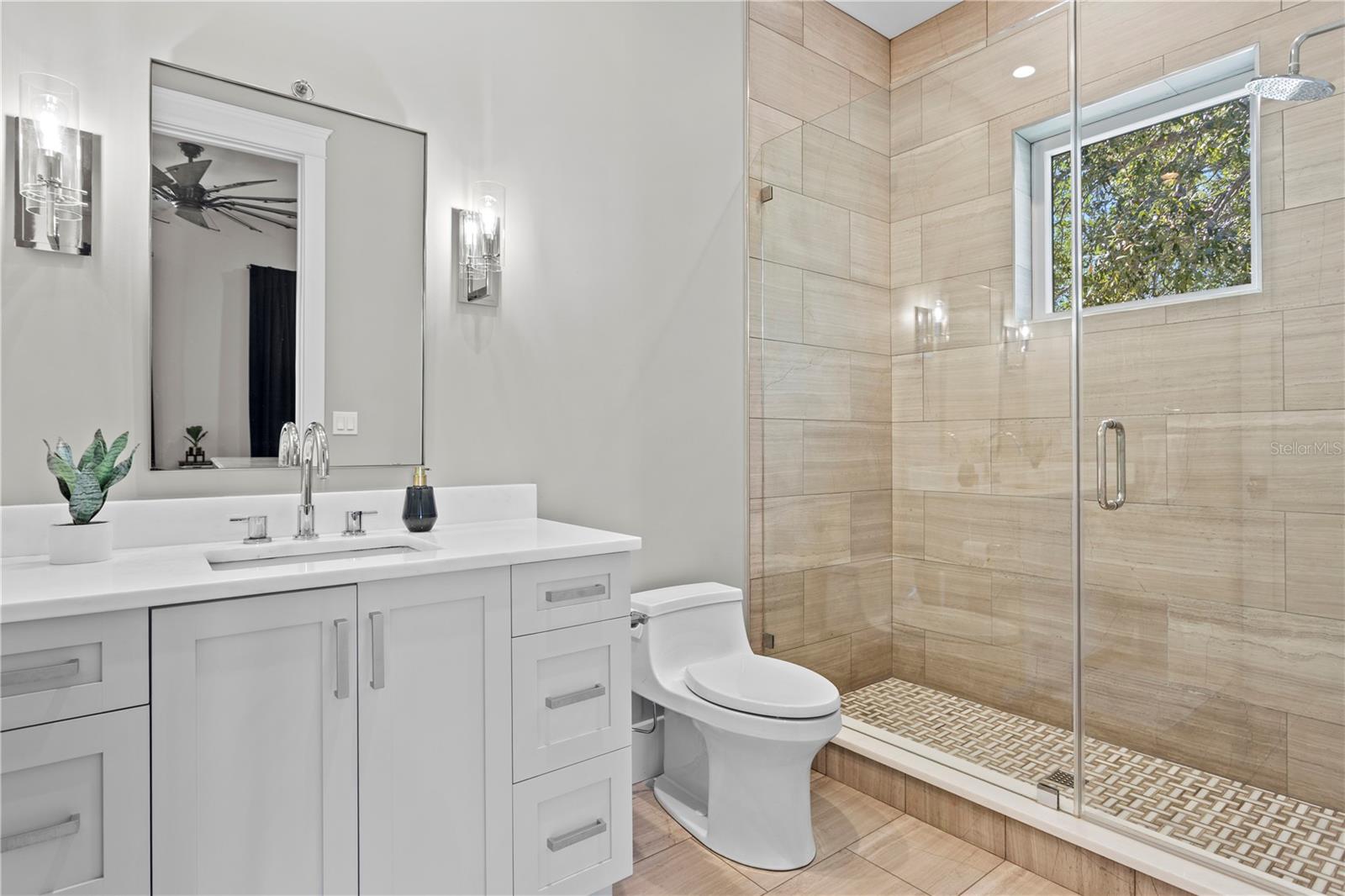 Image 35 of 49 For 2402 Parkland Boulevard