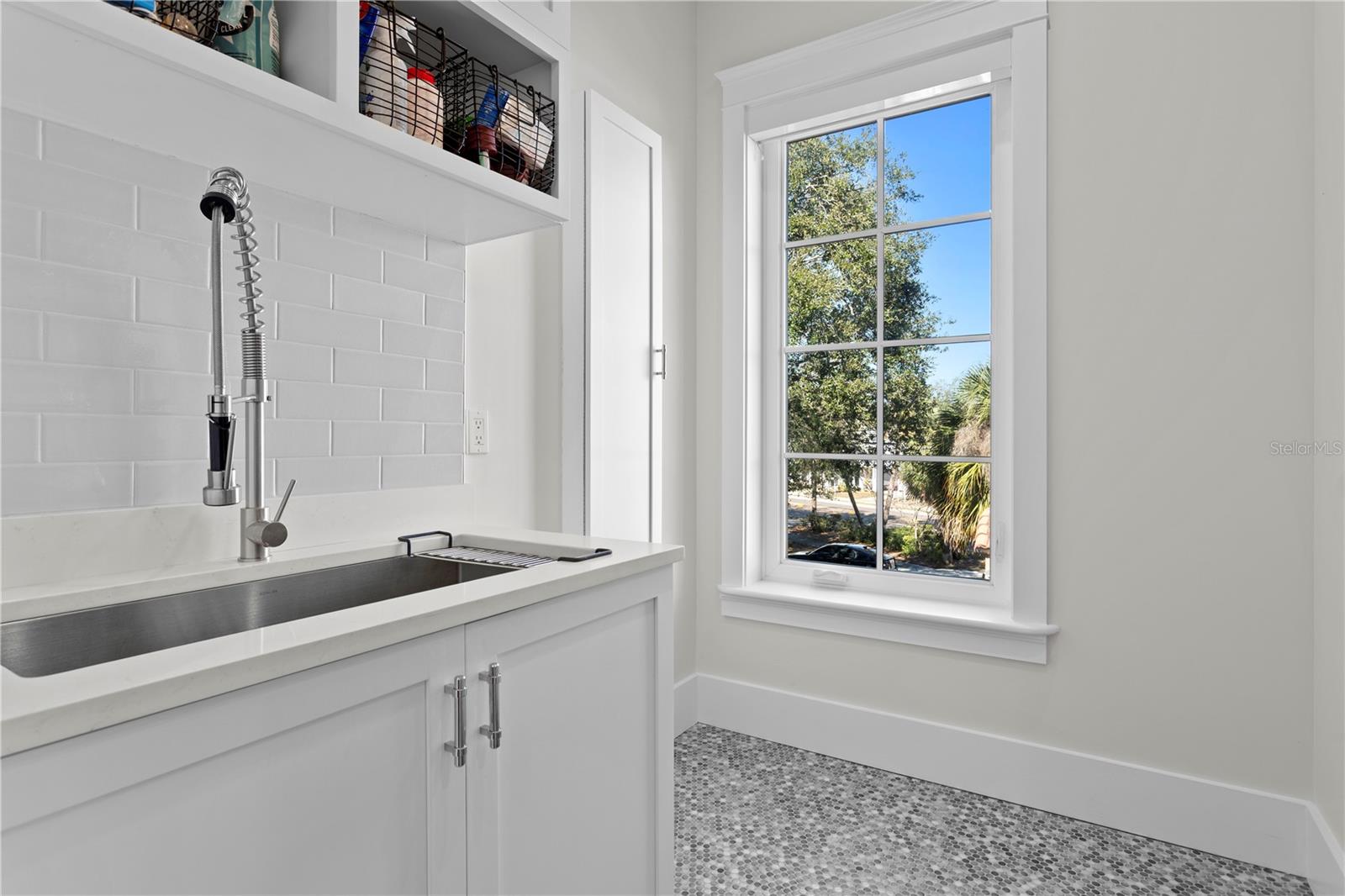 Image 37 of 49 For 2402 Parkland Boulevard