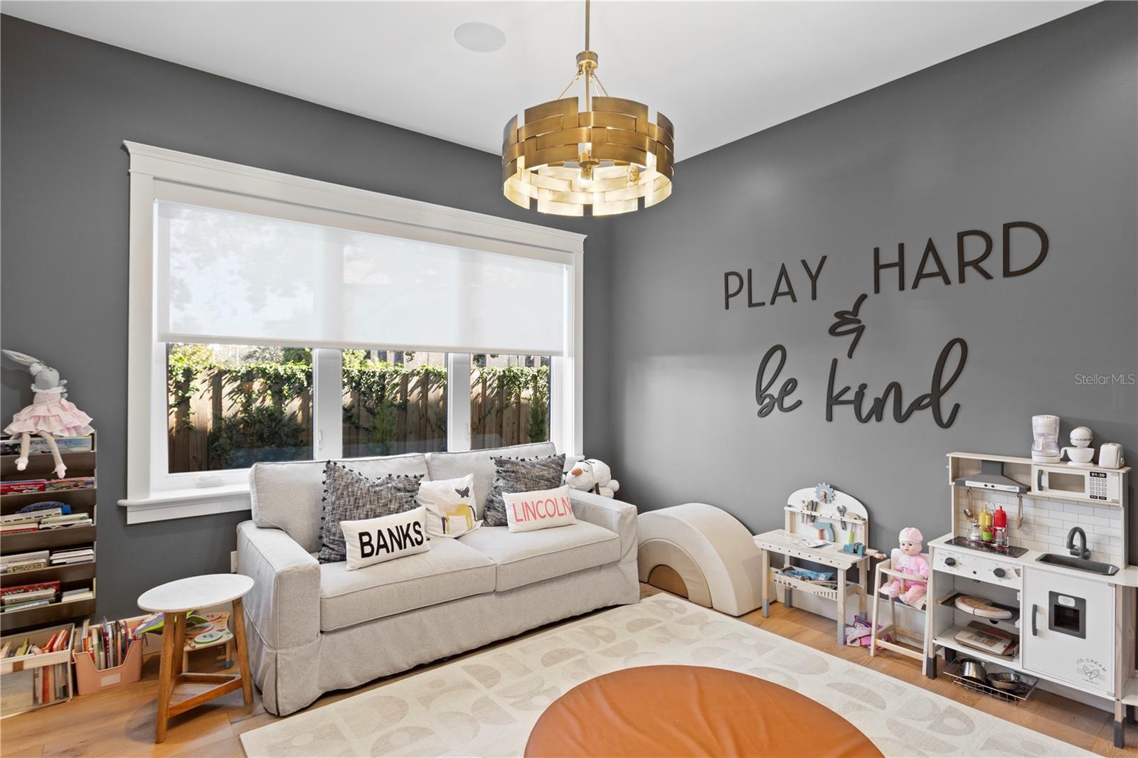 Image 38 of 49 For 2402 Parkland Boulevard