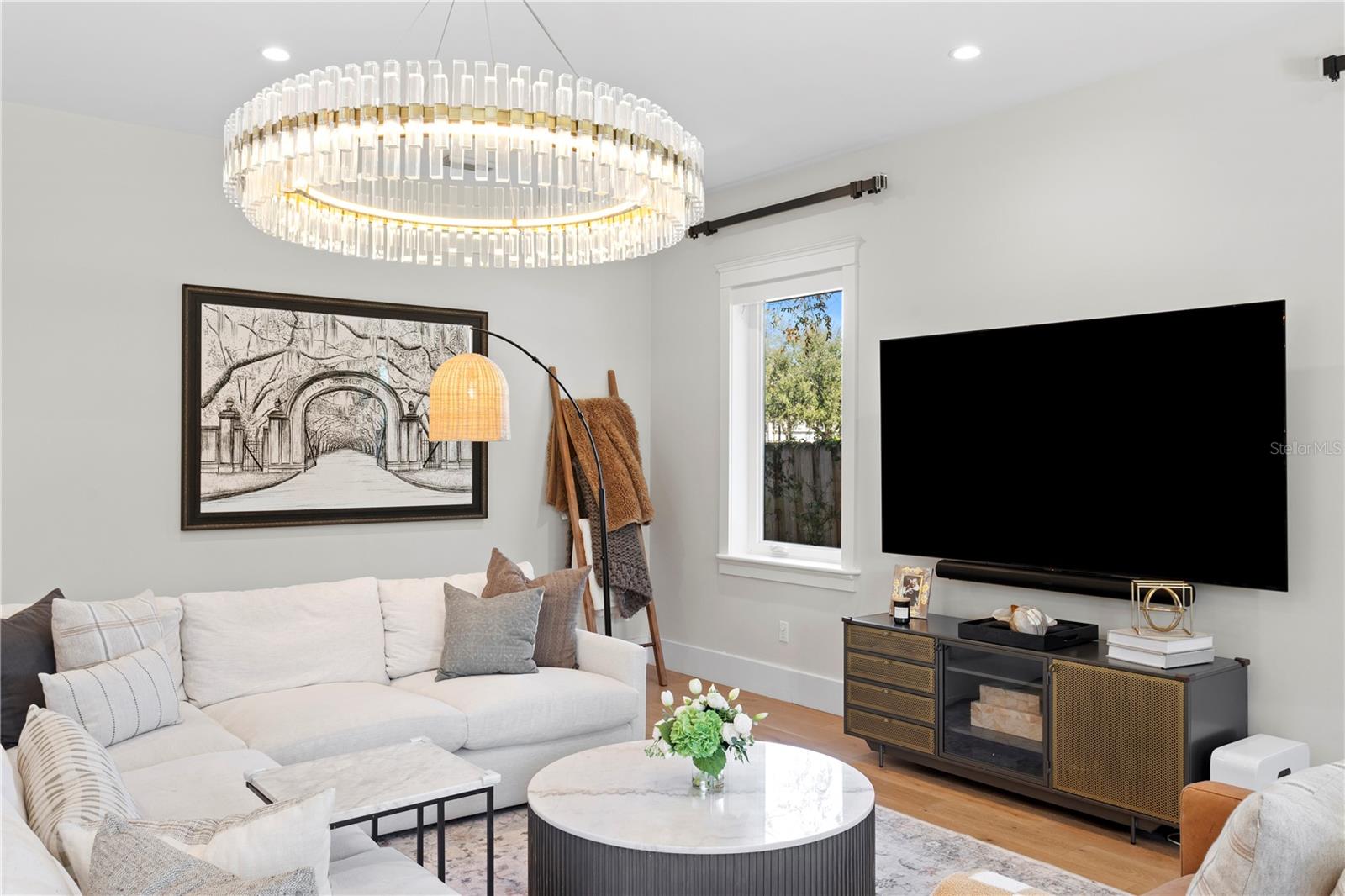 Image 8 of 49 For 2402 Parkland Boulevard